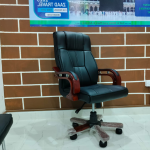 Bliss executive office leather seat. - Image 2