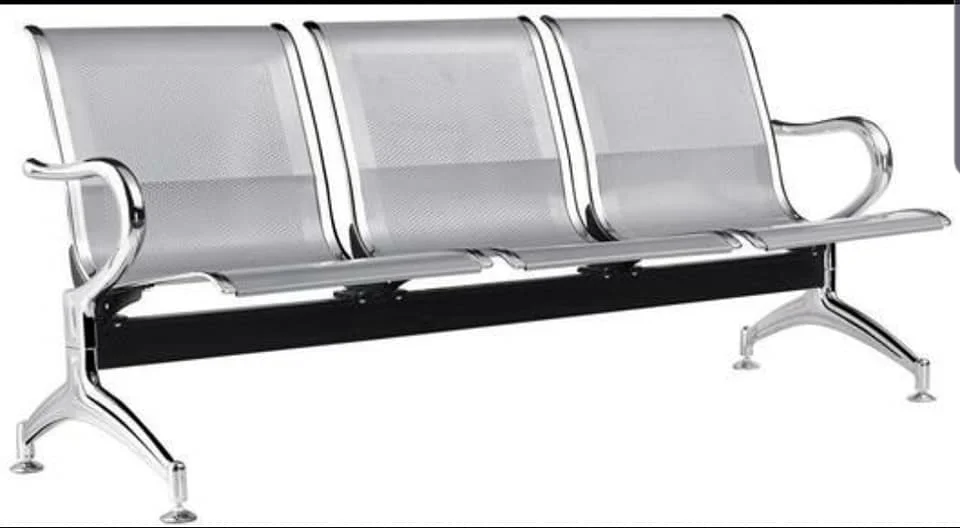 135606177_1617885045065096_8477933288936689021_n.jpg 3-Link non padded waiting bench - Image 1