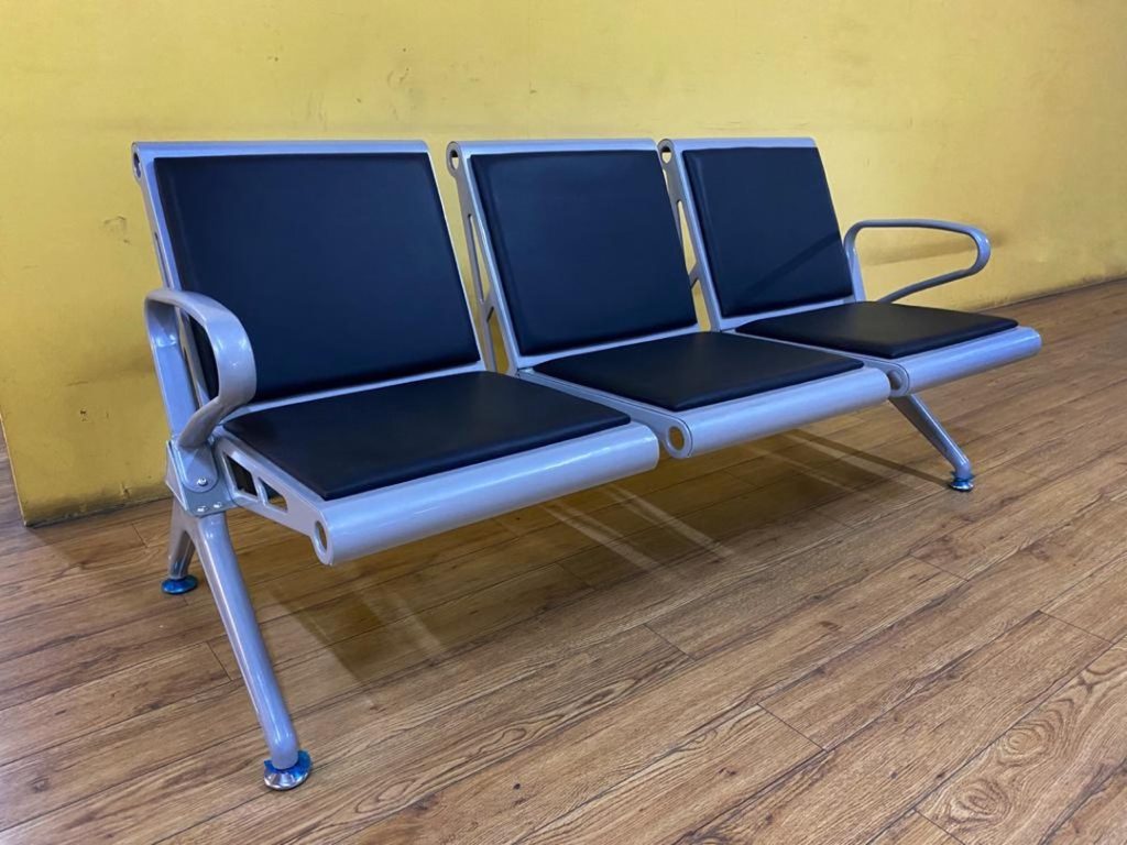 Heavy-duty waiting bench