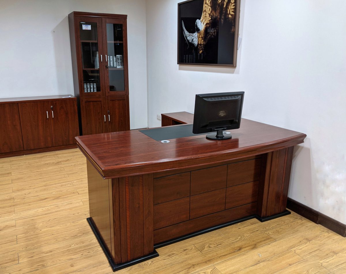 1.4 meters executive office table - Image 2