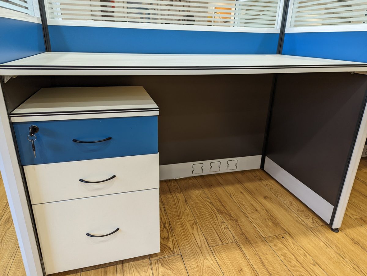 Two way modular office workstation - Image 4