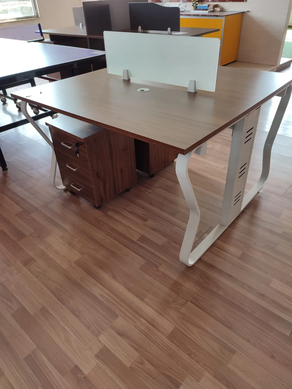 WhatsApp-Image-2021-10-02-at-7.53.56-AM.jpeg 2 Way working station - Image 1