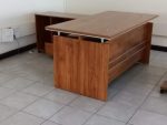 1.6 Meters executive office desk (Pure high quality wood finish with an additional side drawer) - Image 2