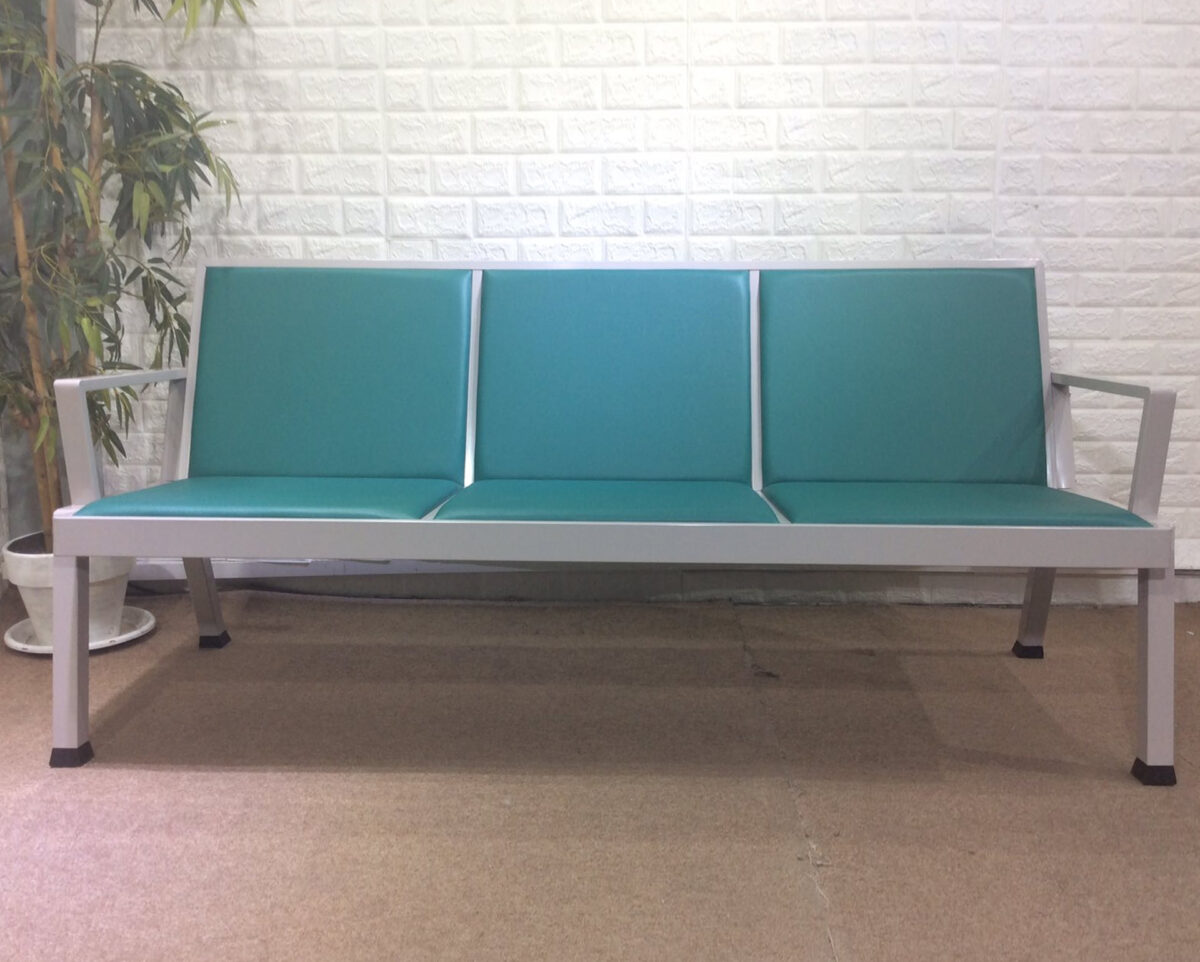 Three seater heavy-duty bench - Image 3