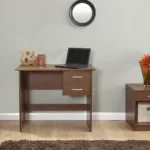 Office desk with lockable drawers